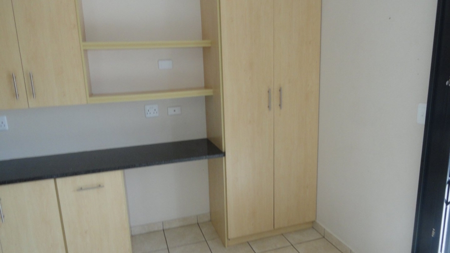 To Let 1 Bedroom Property for Rent in Die Bult North West